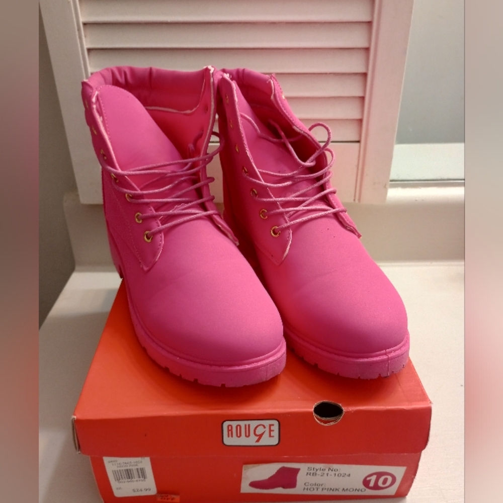 Rouge Women's Combat/Moto Boots New With Box - Picture 2 of 6
